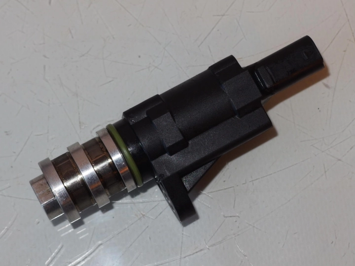 Oil valve B37C15A 1.5 D 116 hp BMW 216D X2 MINI D