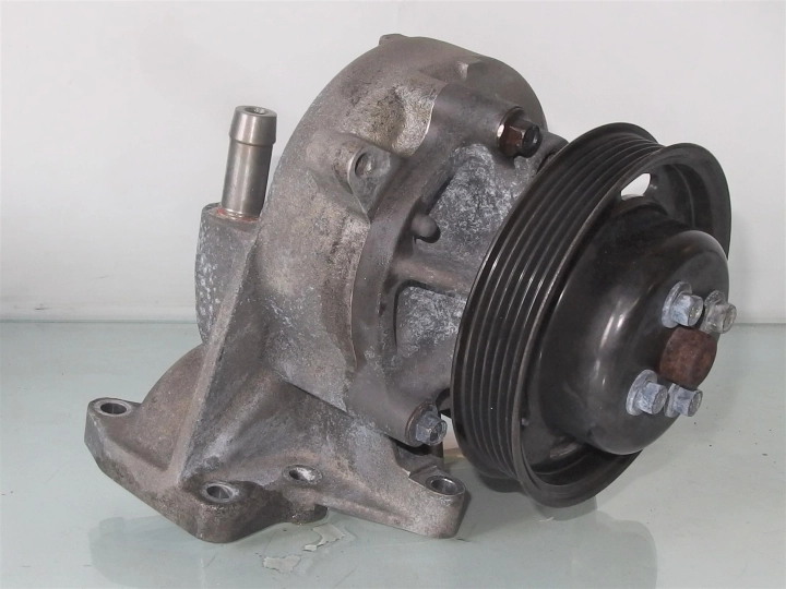 Water pump CD33-8K168-AA AM29 6.0 V12 576 HP Aston Martin Vanquish 201