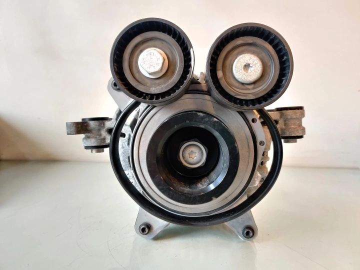 Alternator ISG 48V 32300720 0127813031 Mild Hybrid Volvo XC60 mk2 / XC