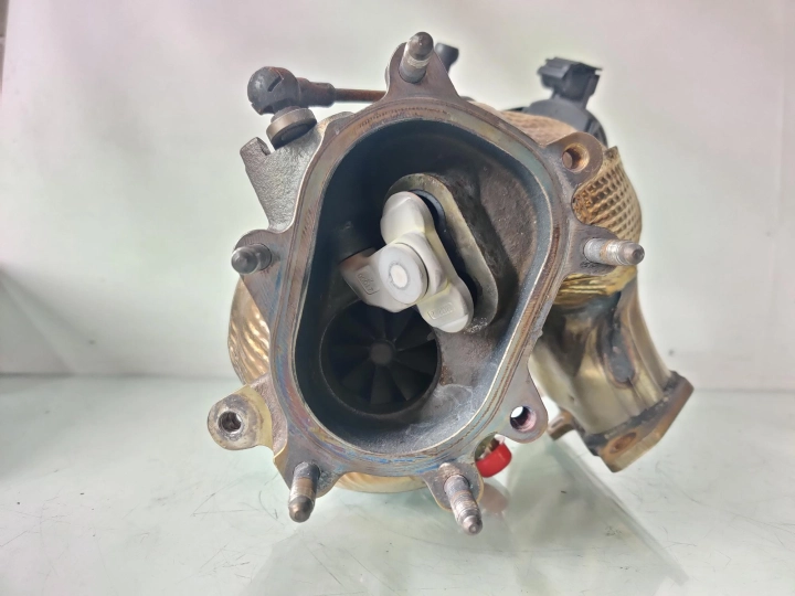 Turbocharger right 079145722A CYC 4.0 V8 Bentley Continental GT 2012-2