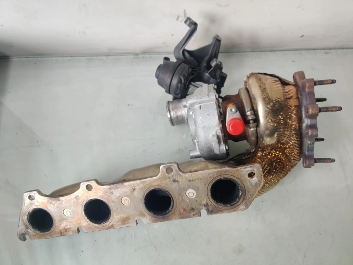 Turbocharger right 079145722A CYC 4.0 V8 Bentley Continental GT 2012-2