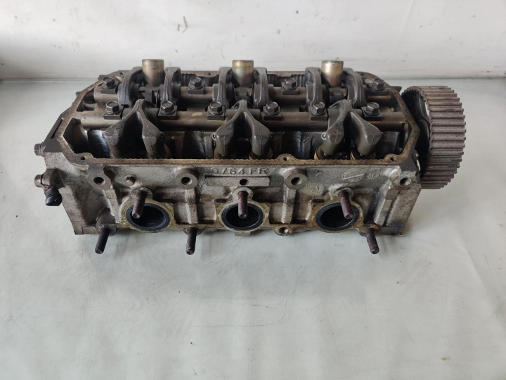 Right cylinder head 6G72 3.0 V6 SOHC 24V Mitsubishi Pajero Sport mk1