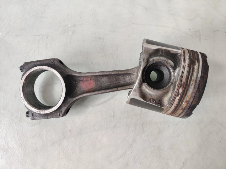 Piston + connecting rod 2091F 2.8 CRD 163 HP Cherokee KJ III 05- 132TKm