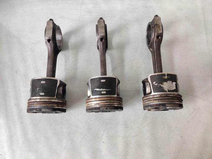 Piston + connecting rod 2091F 2.8 CRD 163 HP Cherokee KJ III 05- 132TKm