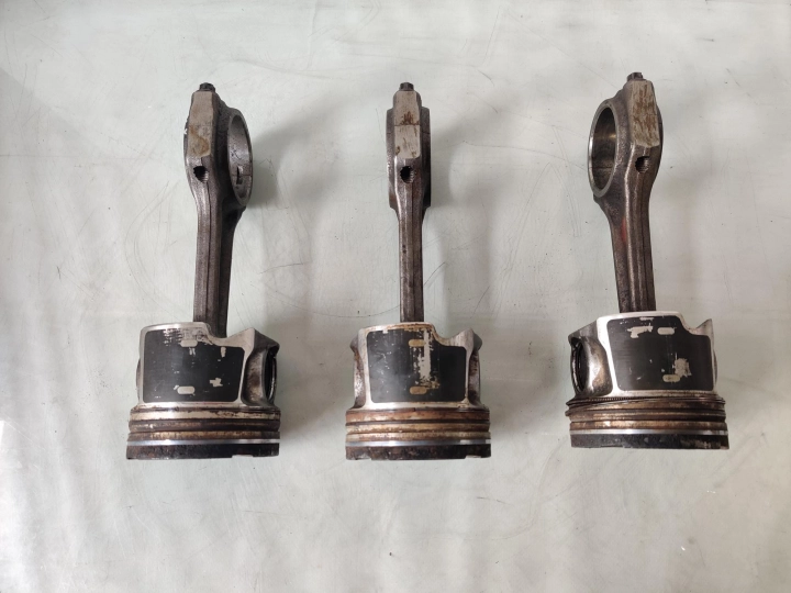 Piston + connecting rod 2091F 2.8 CRD 163 HP Cherokee KJ III 05- 132TKm