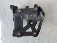 Attachment mounting bracket MR240427 6G72 3.0 V6 SOHC 24V Mitsubishi Pajer